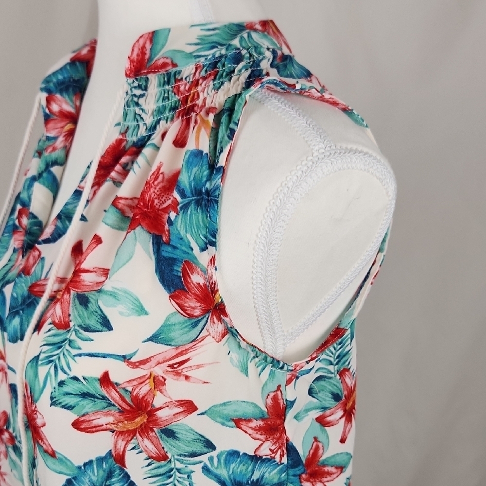 Floral Sleeveless Blouse - Red and Blue - Picture 5 of 7
